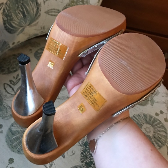 Clear Sandal Heels with crystal buckle - size 8.5 - Picture 8 of 12